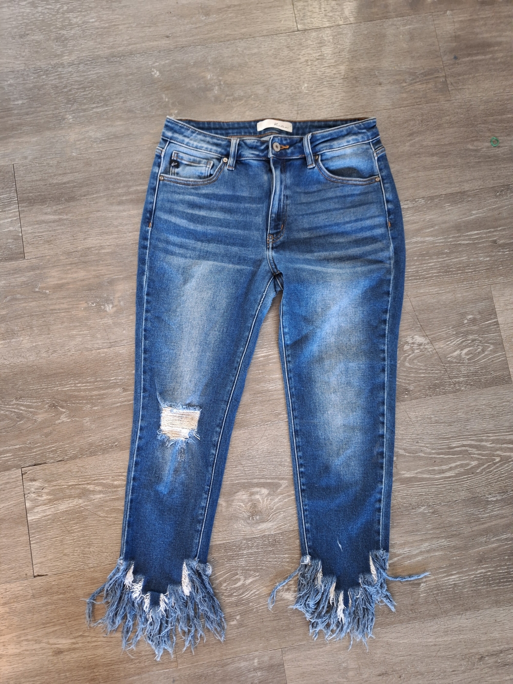 Frayed Hem Cropped Jeans in Indigo Blue